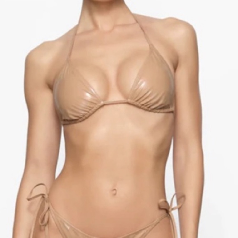 NEW! Skims bikini top